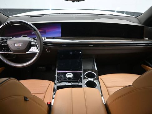 Used 2025 Cadillac Escalade Premium Luxury w/ LPO, Floor Liner Package image 25