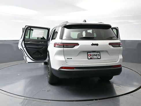 New 2025 Jeep Grand Cherokee L Limited w/ Trailer Tow Package image 57