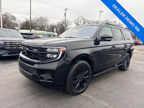 Used 2025 Ford Expedition Platinum w/ Stealth Appearance Package image 2