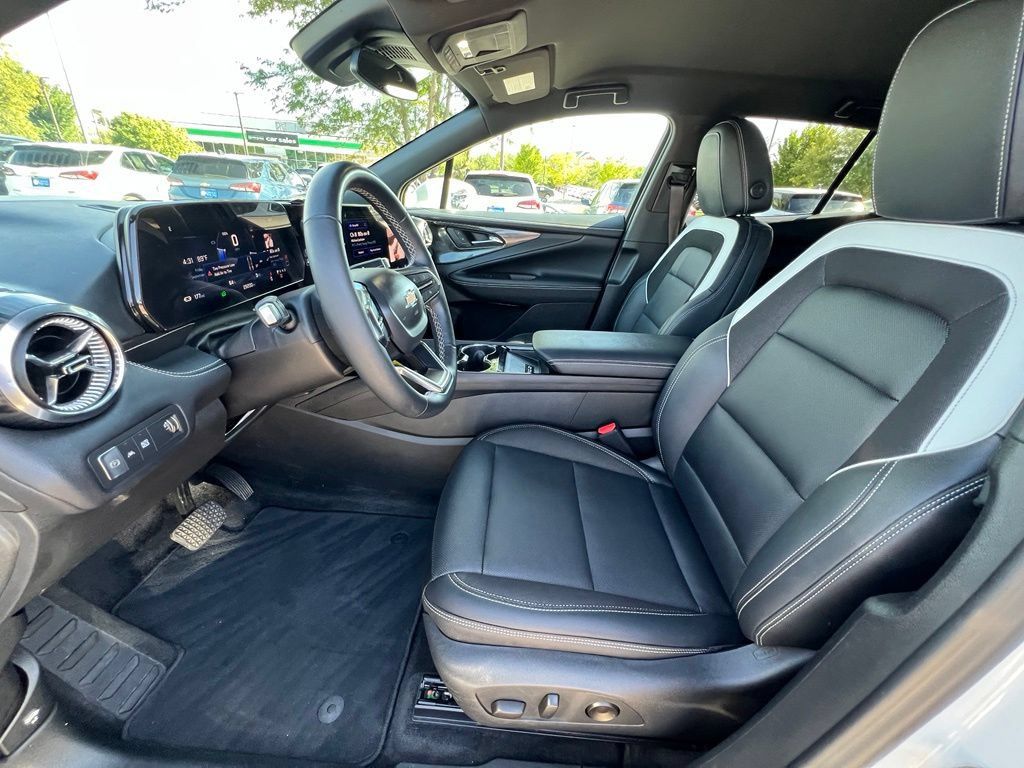 Used 2024 Chevrolet Blazer EV LT AWD/4WD image 19