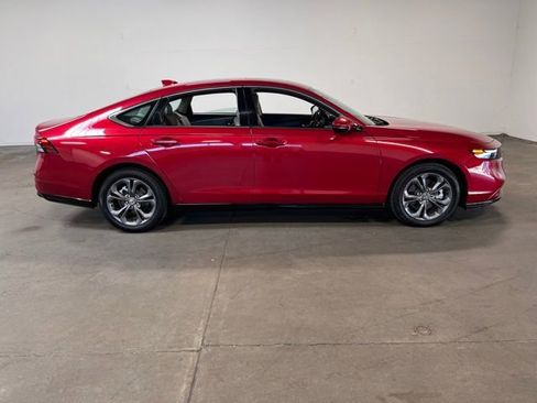 Used 2023 Honda Accord EX-L image 2