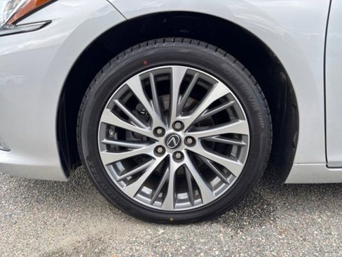 Used 2021 Lexus ES 350 w/ Premium Package image 9