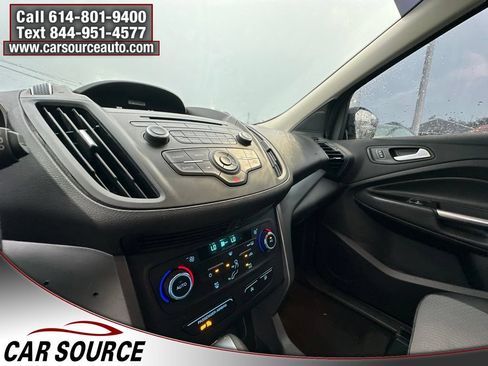 Used 2017 Ford Escape SE AWD/4WD image 17