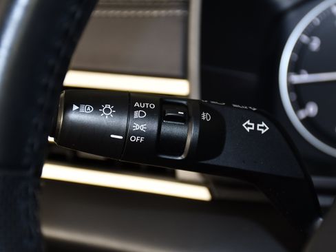 Used 2024 Mitsubishi Outlander AWD image 22