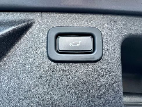 Used 2022 Land Rover Discovery Sport S R-Dynamic image 42