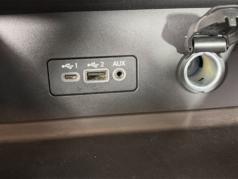 Certified 2023 Nissan Sentra SR FWD image 21