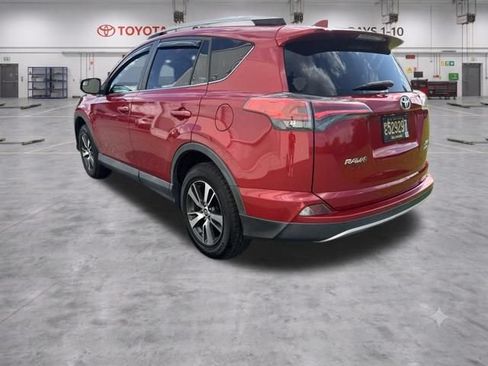 Used 2016 Toyota RAV4 XLE AWD/4WD image 4