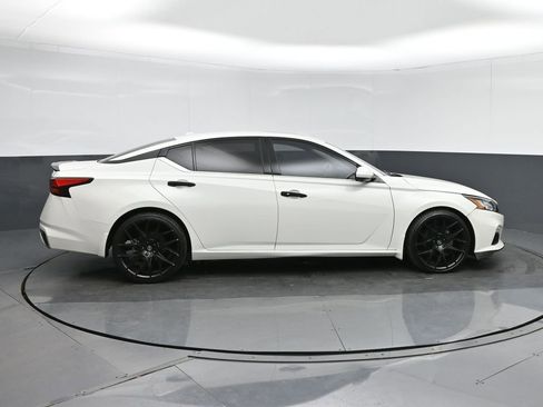 Used 2020 Nissan Altima 2.0 Platinum image 8