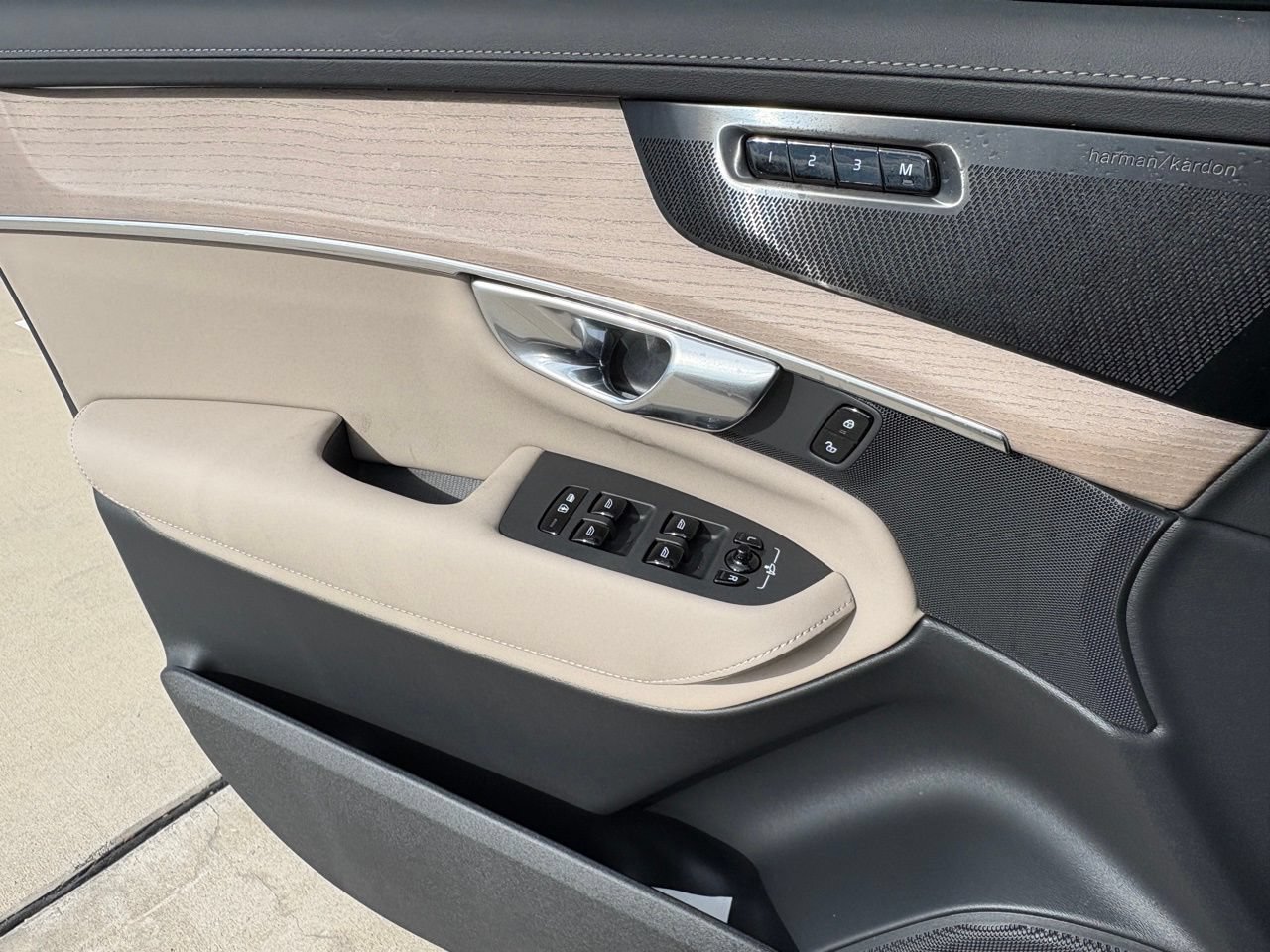 New 2026 Volvo XC90 B6 Plus AWD/4WD image 18