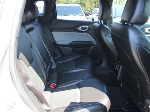 Used 2023 Jeep Compass Latitude AWD/4WD image 30
