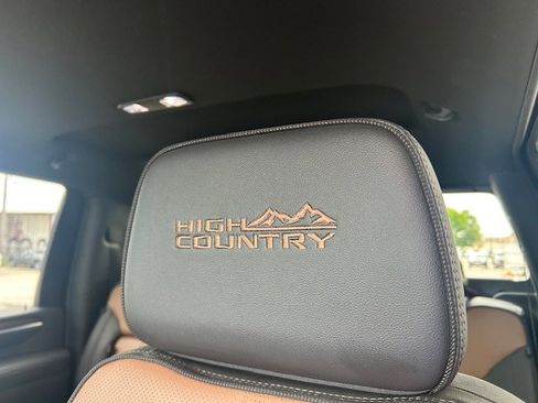 Used 2024 Chevrolet Silverado 2500 High Country w/ Technology Package AWD/4WD image 11