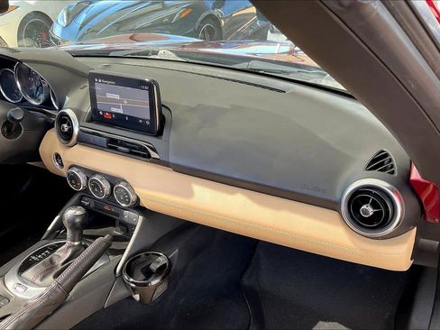 Used 2019 MAZDA MX-5 Miata RF Grand Touring image 18