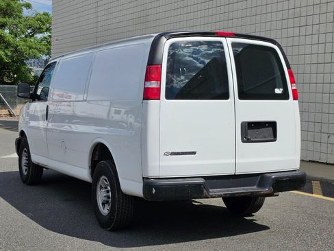 Used 2019 Chevrolet Express 2500 RWD image 5