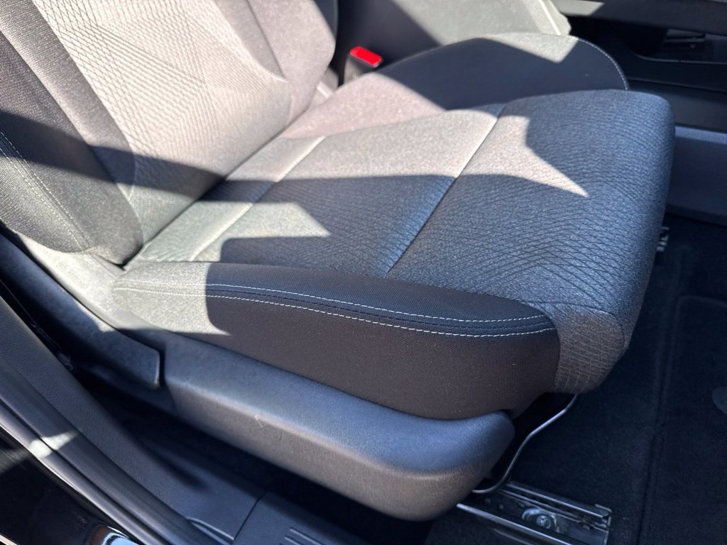 Used 2025 Nissan Rogue SV FWD image 36