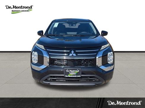 New 2026 Mitsubishi Outlander ES image 2