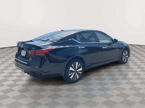 Used 2022 Nissan Altima 2.5 SV w/ SV Premium Package AWD/4WD image 7