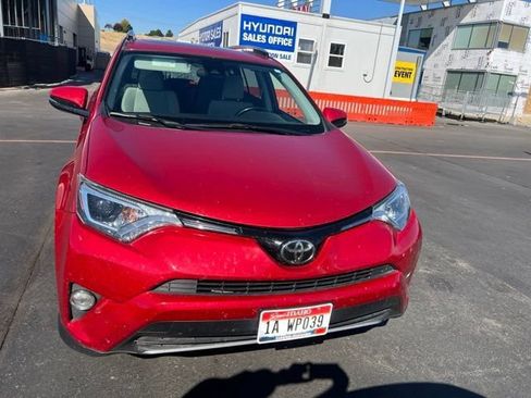 Used 2017 Toyota RAV4 XLE AWD/4WD image 9