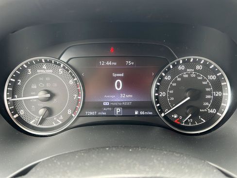 Used 2024 Nissan Armada SL w/ Captain's Chairs Package AWD/4WD image 2