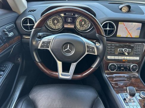 Used 2013 Mercedes-Benz SL 550 w/ Premium Pkg image 29