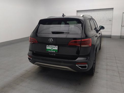 Used 2023 Volkswagen Taos SE w/ Black Wheel Package FWD image 7