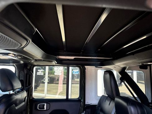 Used 2021 Jeep Wrangler Unlimited Rubicon image 16