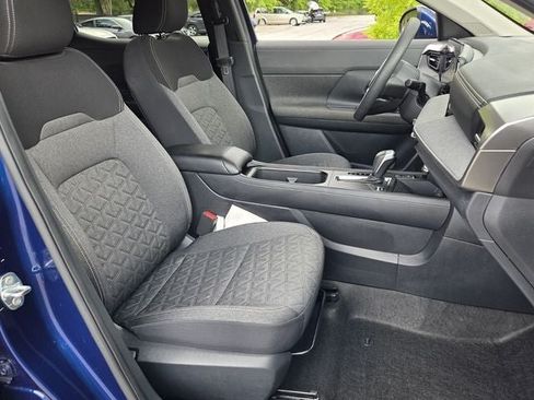 Used 2025 Nissan Kicks SV FWD image 16