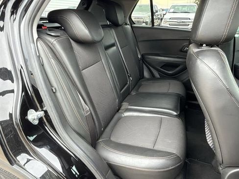 Used 2021 Chevrolet Trax LT image 28