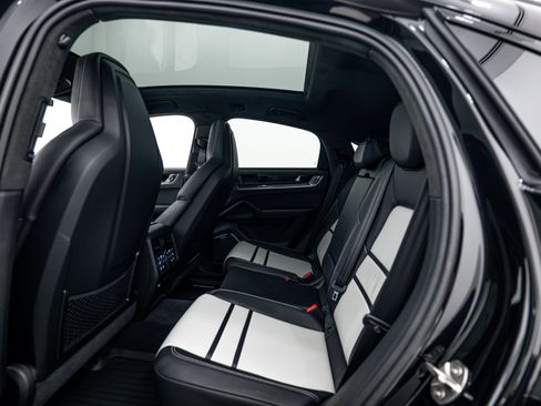 New 2026 Porsche Cayenne Turbo image 23