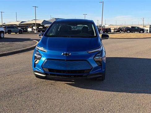 Used 2023 Chevrolet Bolt LT image 4