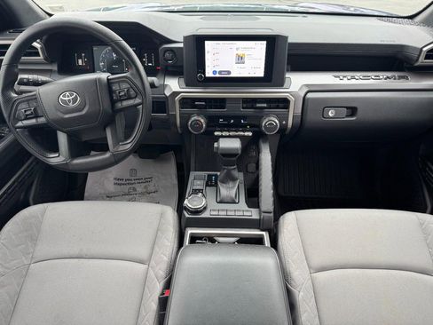 Certified 2025 Toyota Tacoma SR5 AWD/4WD image 12