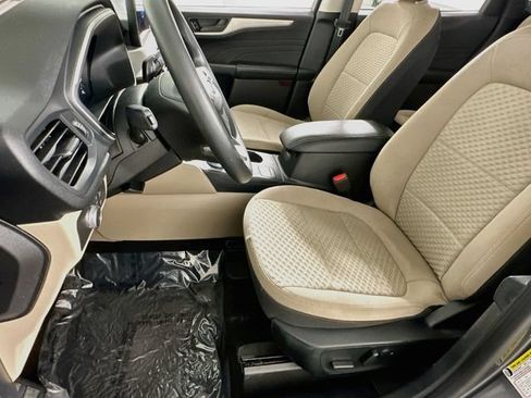 Used 2022 Ford Escape SE FWD image 9