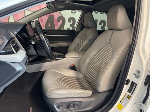 Used 2021 Toyota Camry SE FWD image 18