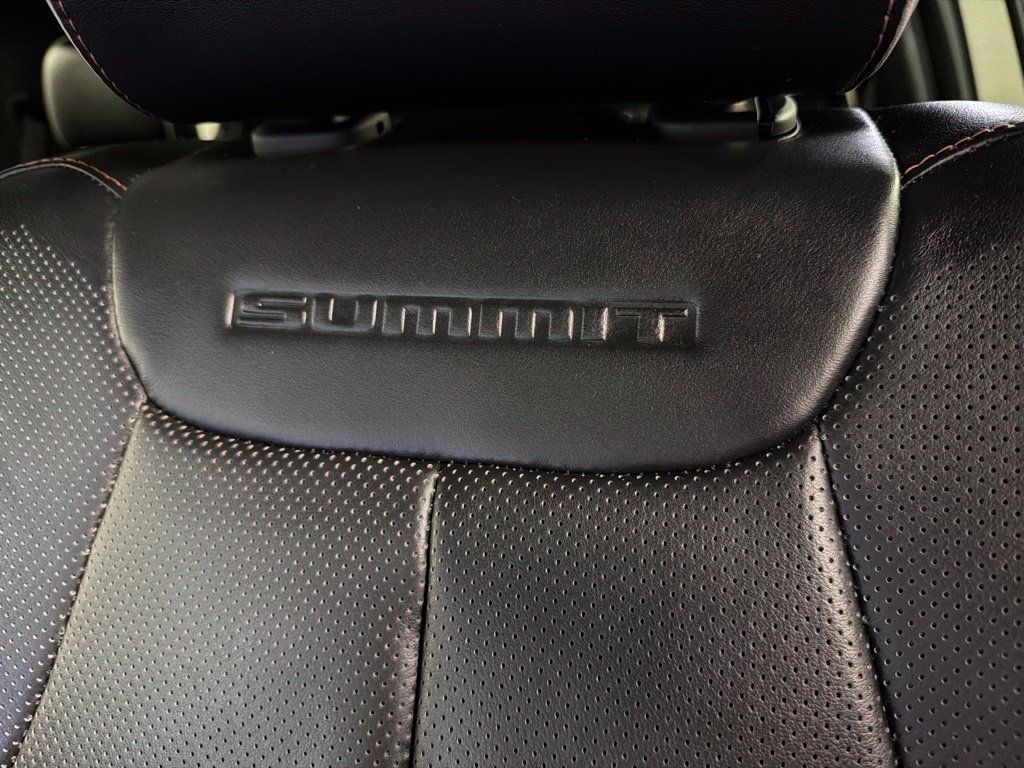 Used 2021 Jeep Grand Cherokee L Summit w/ Advanced Protech Group IV AWD/4WD image 28