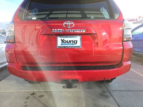 Used 2024 Toyota 4Runner SR5 Premium w/ SR5 Premium Package image 6