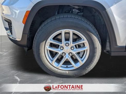 Used 2023 Jeep Grand Cherokee L Laredo w/ Luxury Tech Group I AWD/4WD image 34