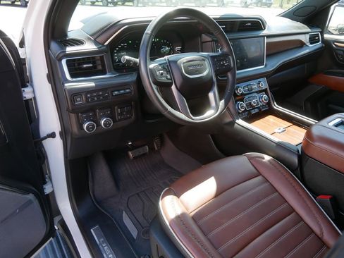 Certified 2023 GMC Yukon Denali Ultimate AWD/4WD image 13