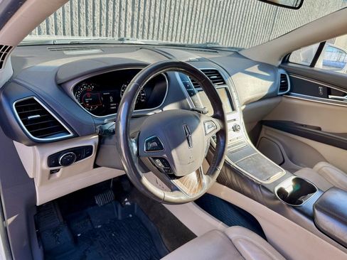 Used 2017 Lincoln MKX Reserve w/ Driver Assistance Package image 9