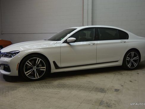 Used 2017 BMW 750i xDrive AWD/4WD image 30