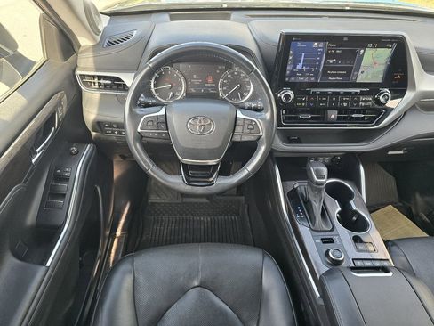 Used 2022 Toyota Highlander Platinum AWD/4WD image 14