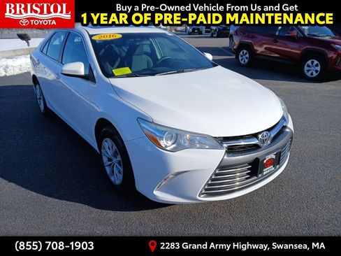 Used 2016 Toyota Camry LE image 1