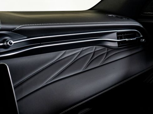 Used 2025 Maserati Grecale Modena image 40