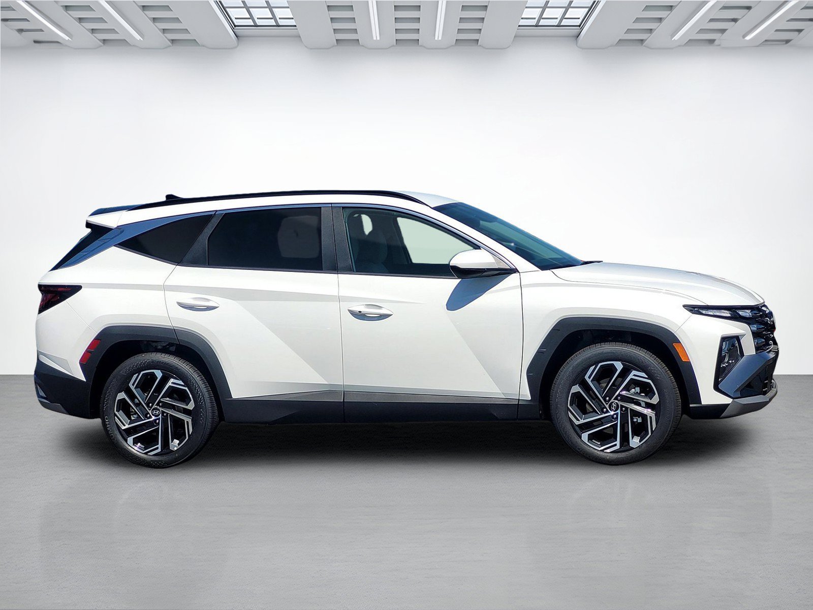 New 2026 Hyundai Tucson SEL Plus FWD image 3