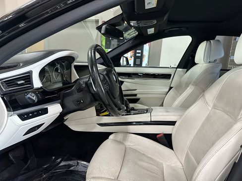 Used 2013 BMW 750i xDrive AWD/4WD image 8