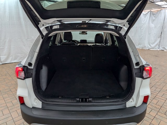 Certified 2022 Ford Escape SEL w/ Technology Package AWD/4WD image 18