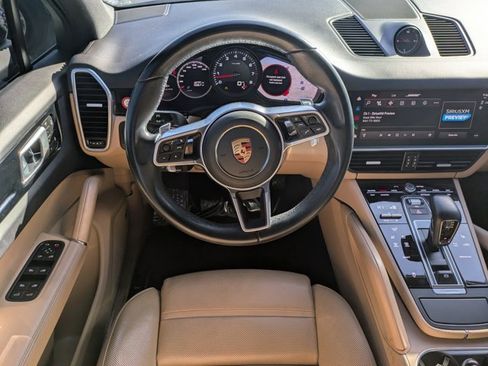 Used 2023 Porsche Cayenne Base image 14