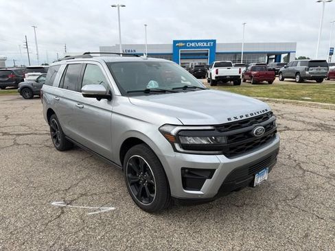 Used 2024 Ford Expedition Limited AWD/4WD image 1