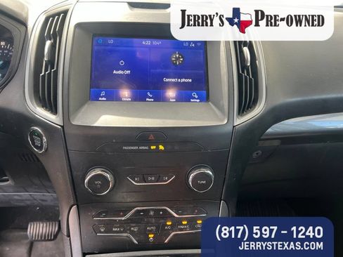 Used 2020 Ford Edge SE FWD image 10