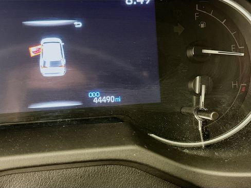 Used 2024 Toyota RAV4 XLE image 19