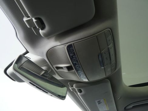 Used 2018 Mercedes-Benz E 300 4MATIC image 19