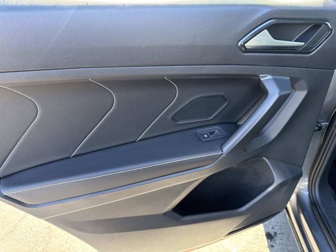 Certified 2023 Volkswagen Tiguan SE w/ Panoramic Sunroof Package image 9